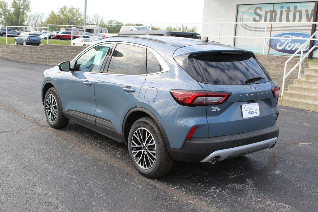 new 2025 Ford Escape PHEV car, priced at $33,942