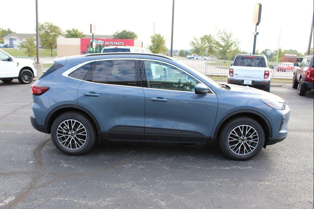 new 2025 Ford Escape PHEV car, priced at $33,942