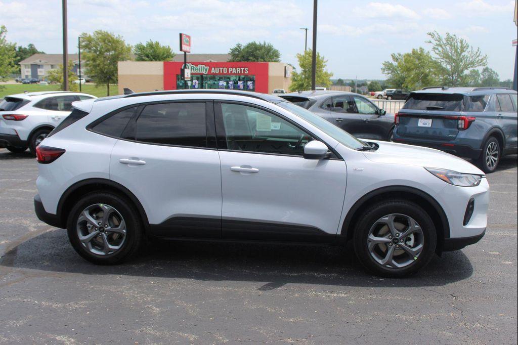 new 2025 Ford Escape car, priced at $30,462