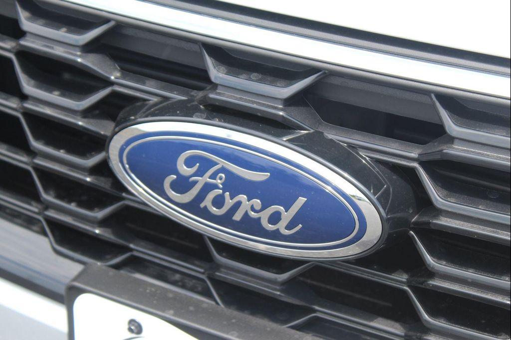 new 2025 Ford Escape car, priced at $30,462