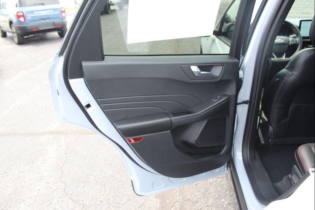 new 2025 Ford Escape car, priced at $30,462