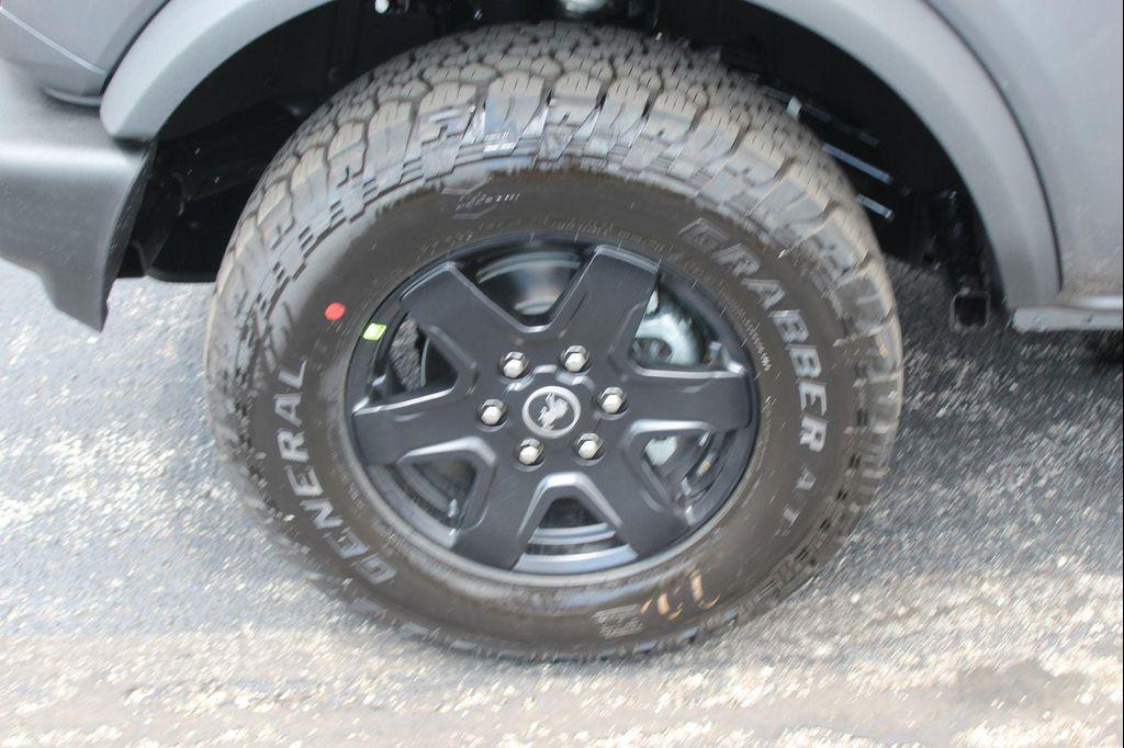 new 2025 Ford Bronco car, priced at $44,393