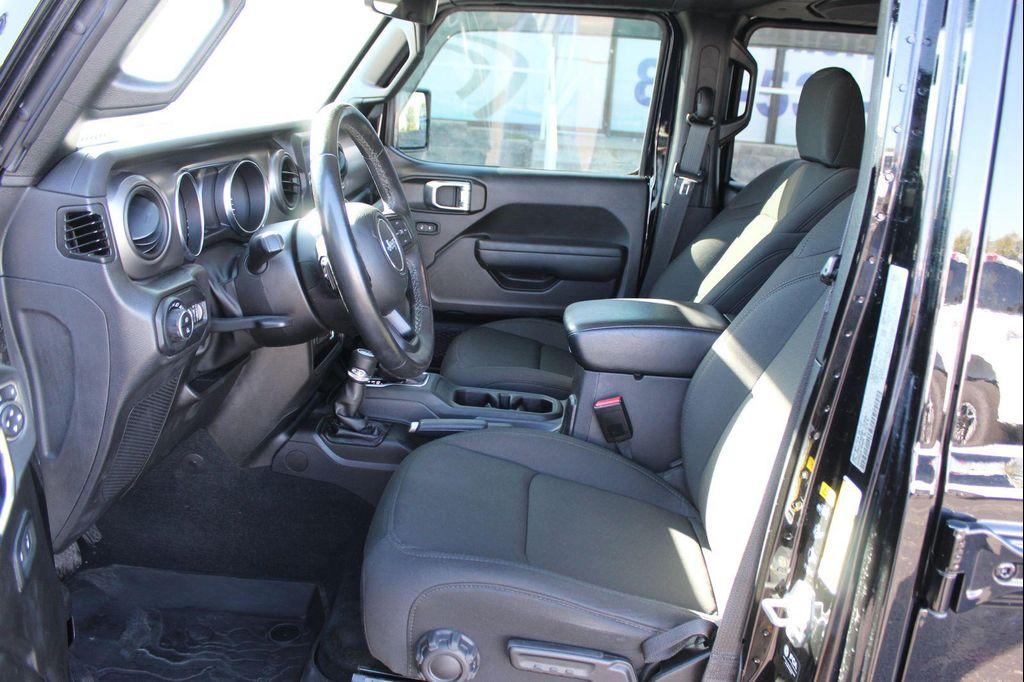 used 2022 Jeep Gladiator car, priced at $33,421