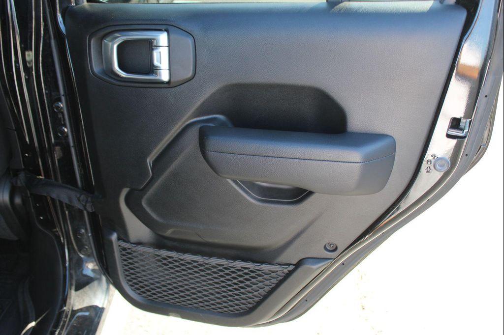 used 2022 Jeep Gladiator car, priced at $33,421