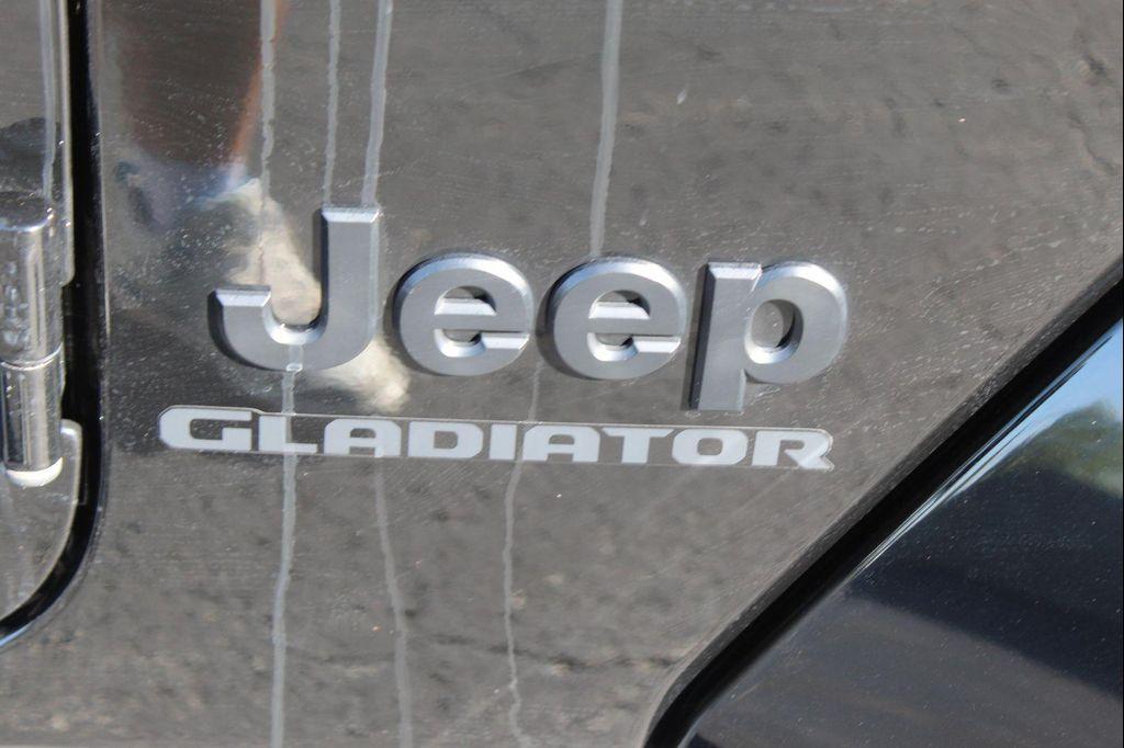 used 2022 Jeep Gladiator car, priced at $33,421