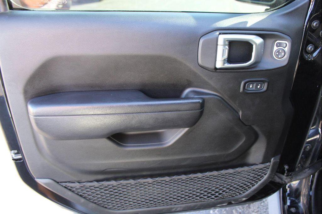 used 2022 Jeep Gladiator car, priced at $33,421