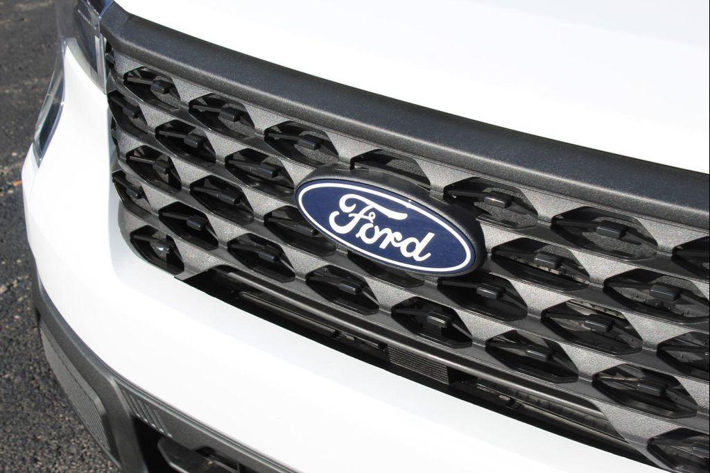 new 2025 Ford Maverick car, priced at $30,329