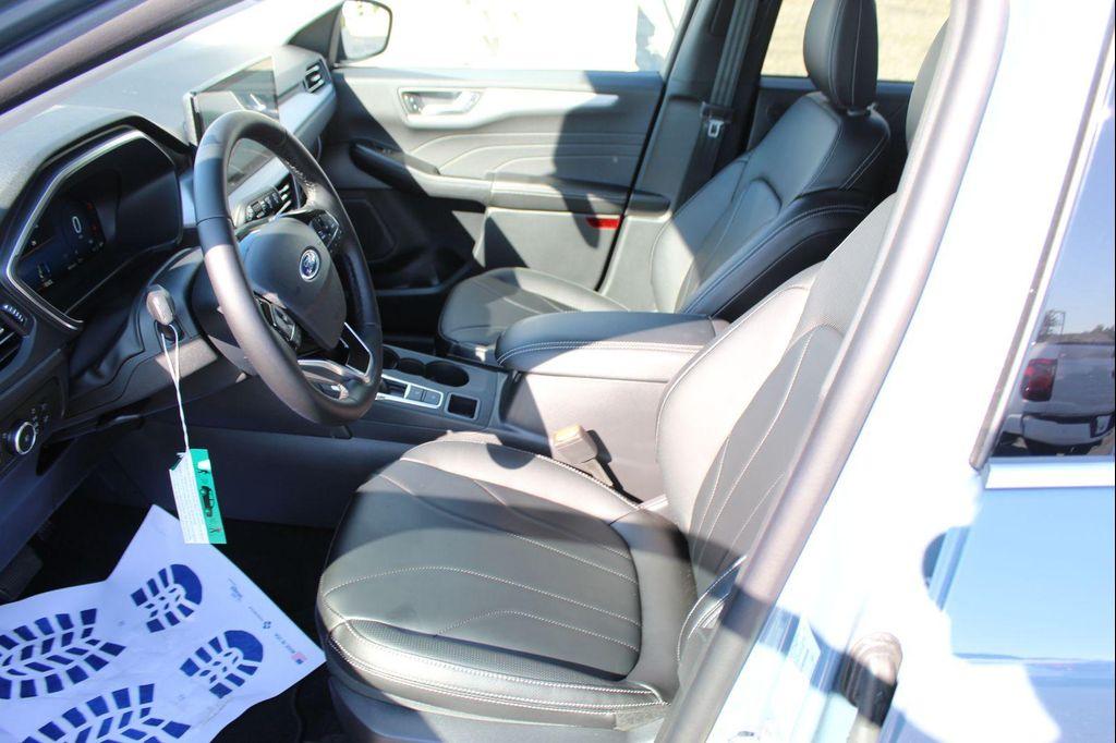 new 2025 Ford Escape car, priced at $31,568