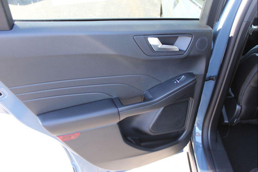 new 2025 Ford Escape car, priced at $31,568