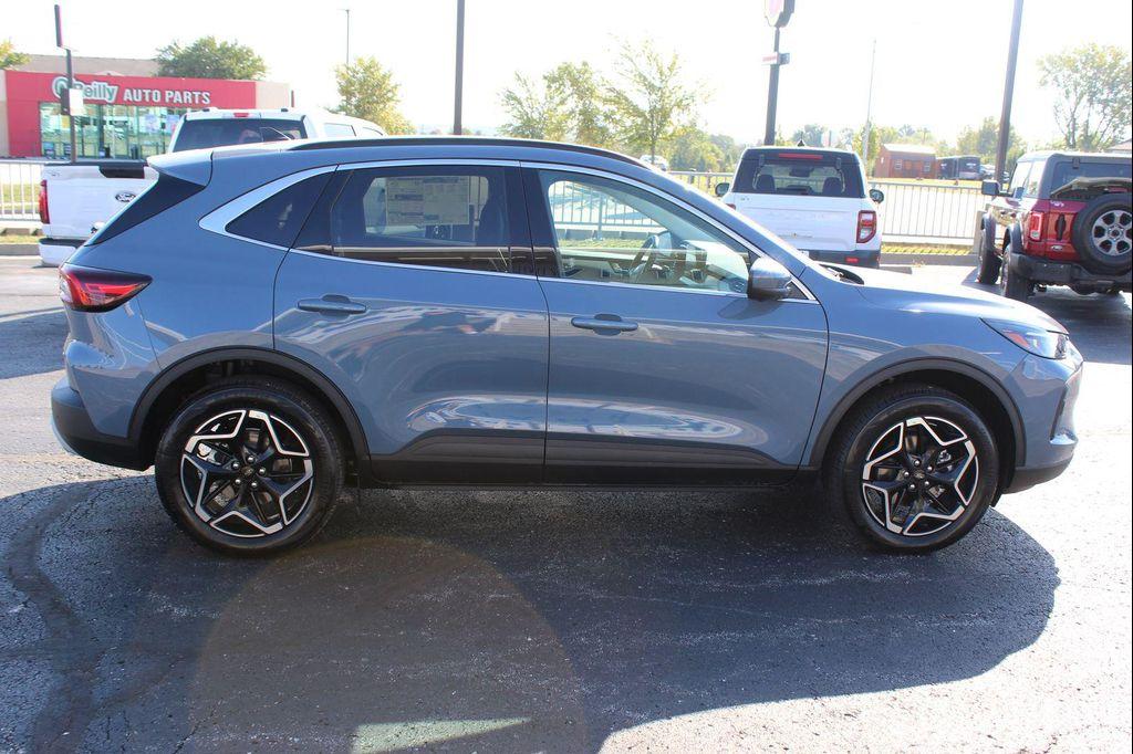 new 2025 Ford Escape car, priced at $31,568