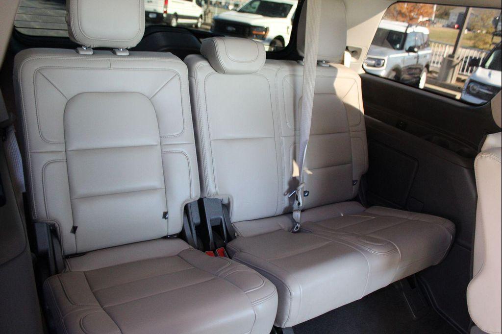 used 2024 Lincoln Navigator car, priced at $61,498
