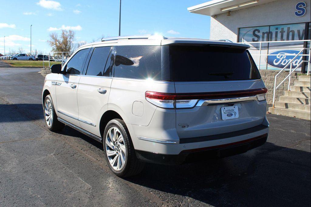 used 2024 Lincoln Navigator car, priced at $61,498