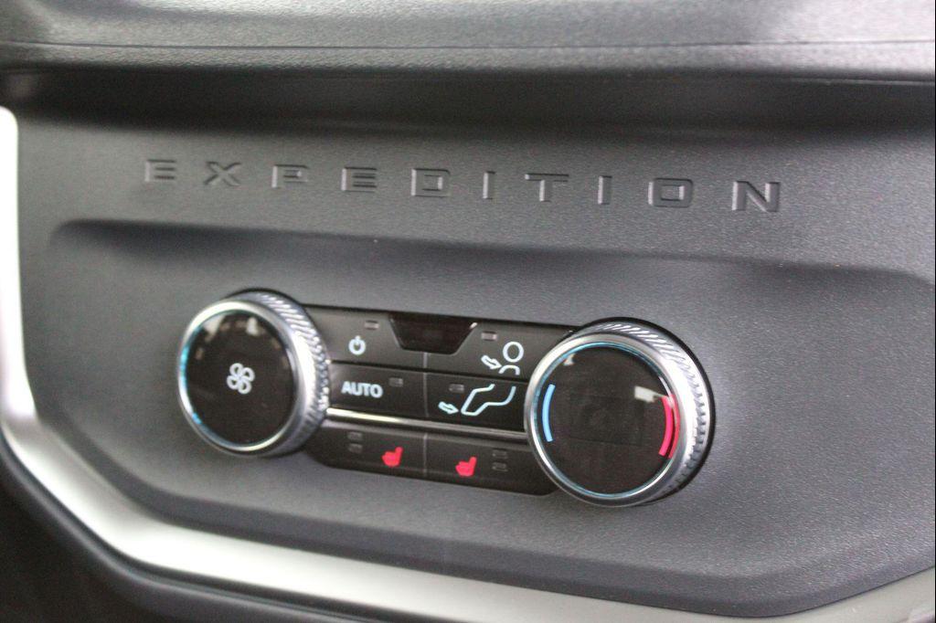 new 2025 Ford Expedition Max car, priced at $80,662