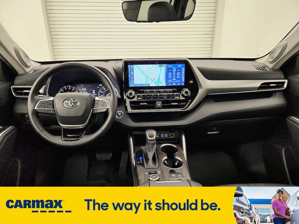 used 2022 Toyota Highlander car, priced at $45,998