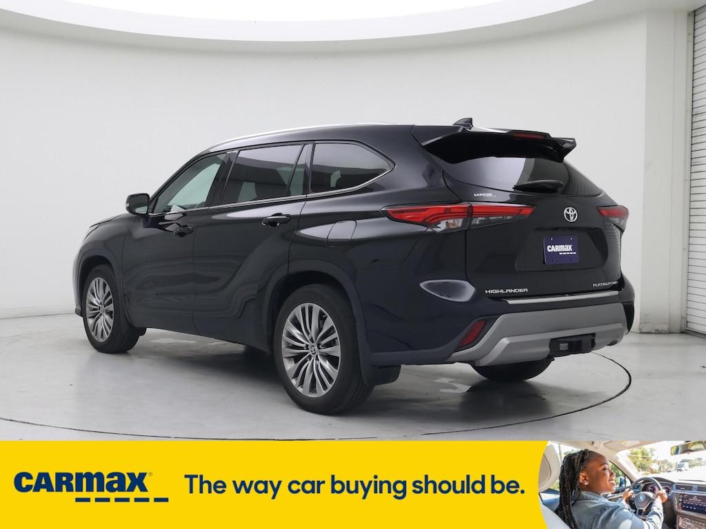 used 2022 Toyota Highlander car, priced at $45,998