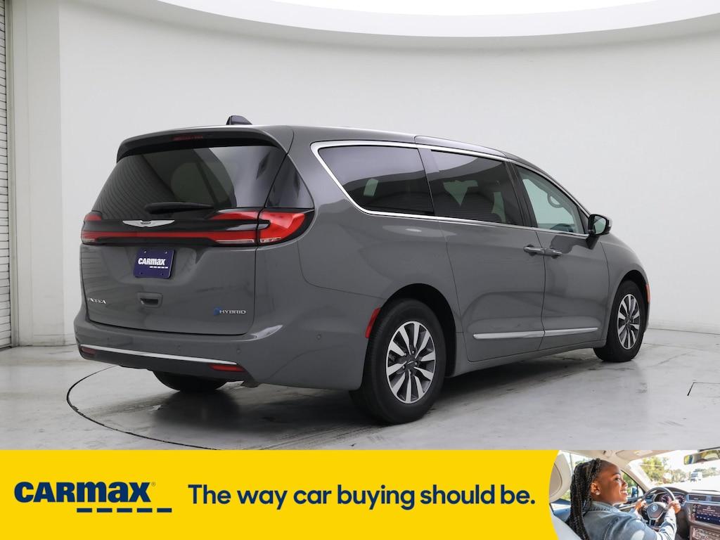 used 2023 Chrysler Pacifica Hybrid car, priced at $36,998