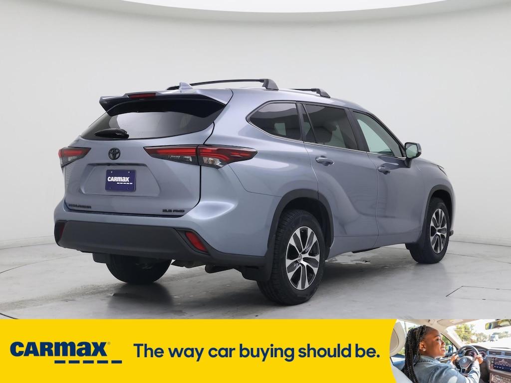 used 2024 Toyota Highlander car, priced at $39,998