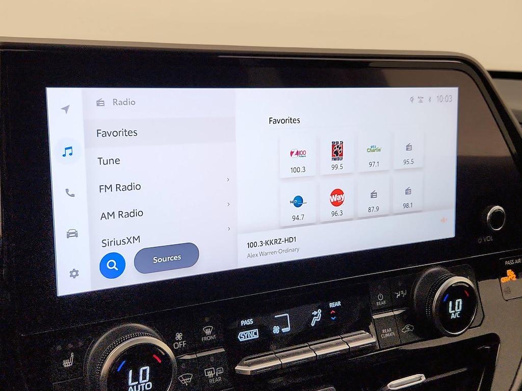 used 2024 Toyota Highlander car, priced at $39,998