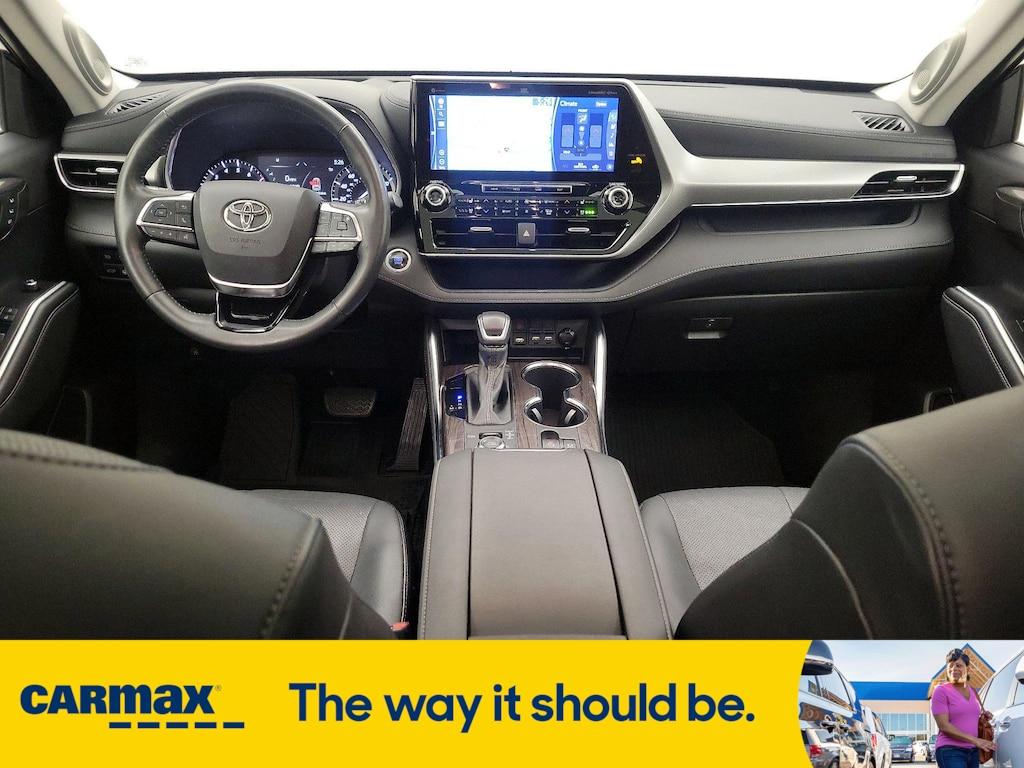 used 2021 Toyota Highlander car, priced at $44,998