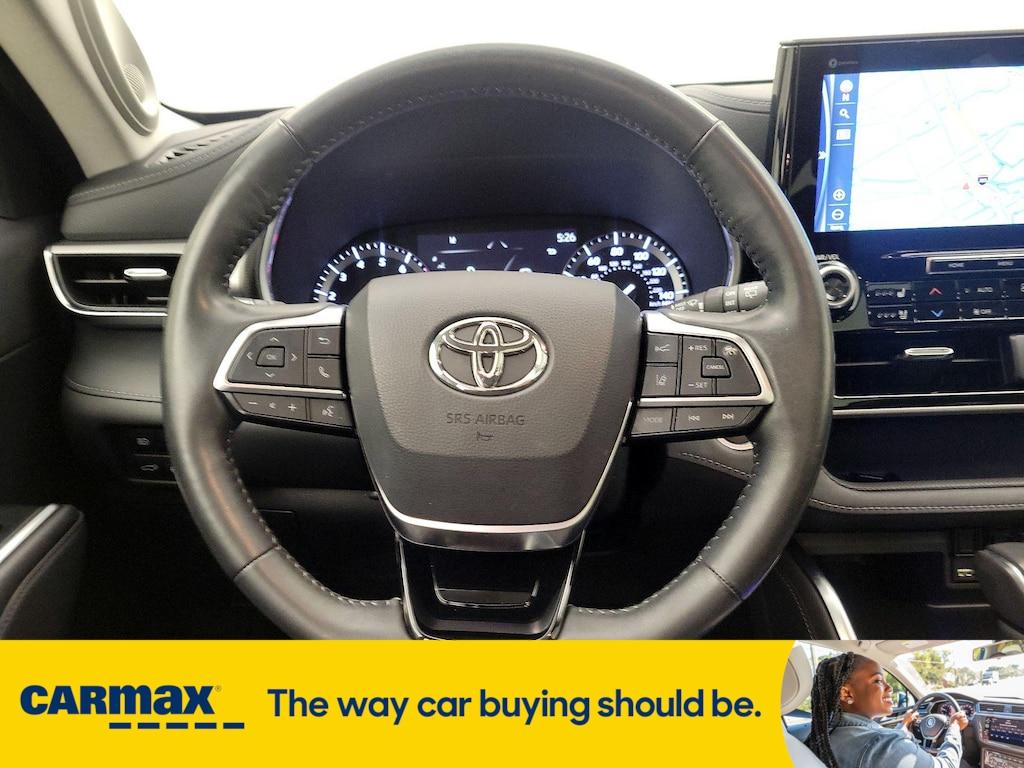 used 2021 Toyota Highlander car, priced at $44,998