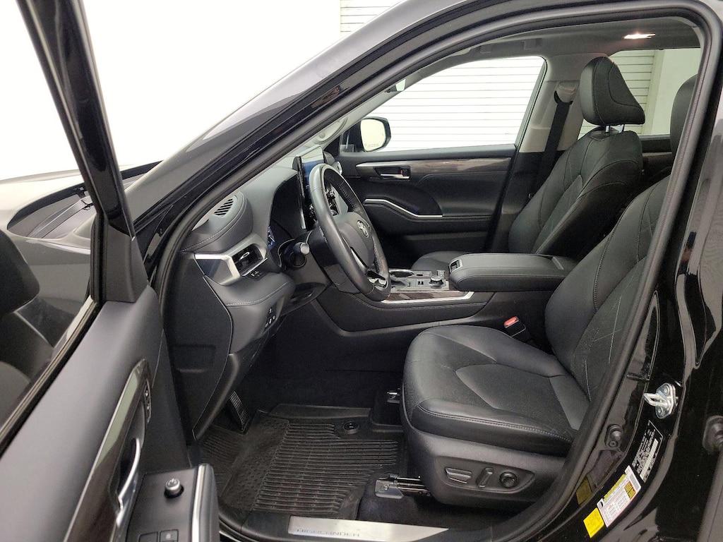 used 2021 Toyota Highlander car, priced at $44,998