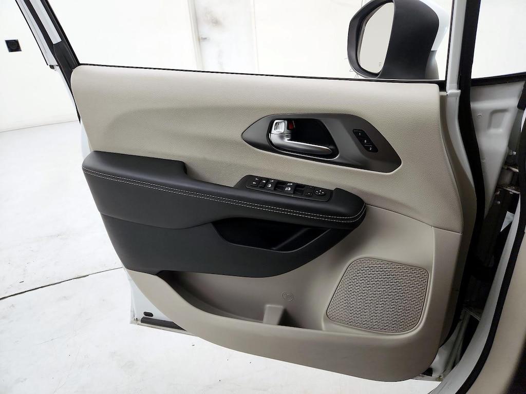 used 2023 Chrysler Pacifica car, priced at $26,998