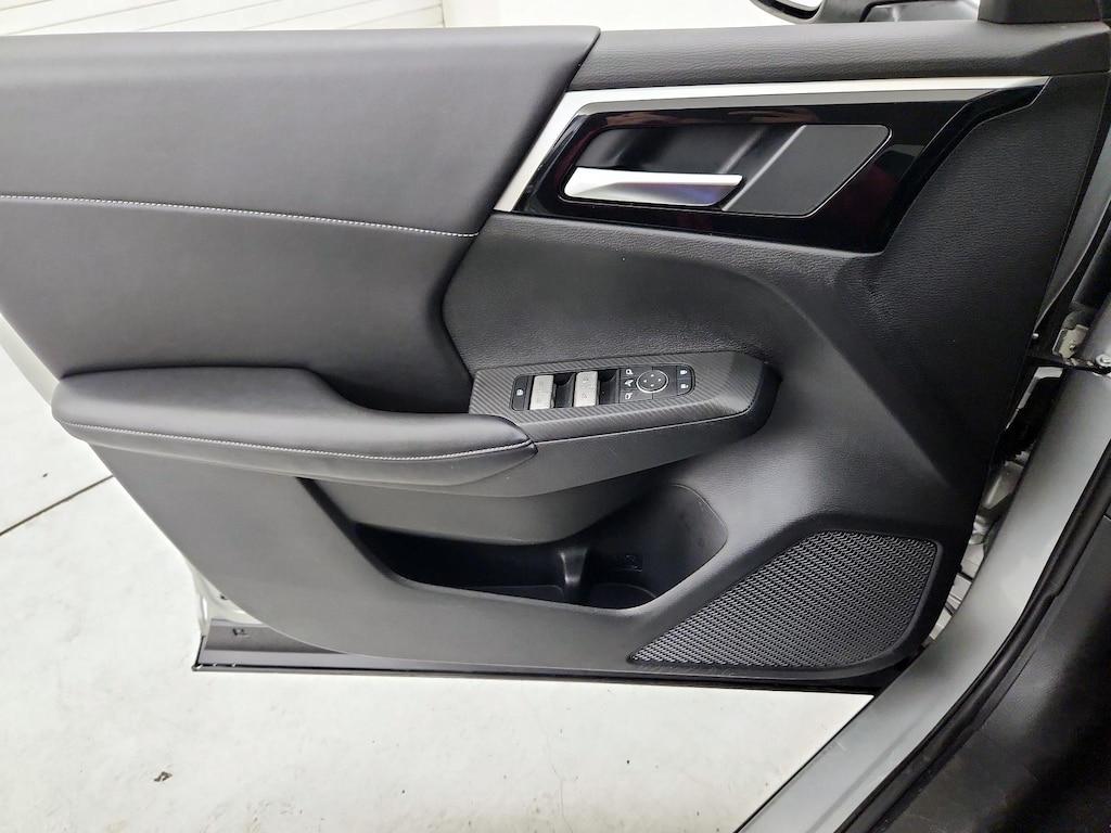 used 2024 Mitsubishi Outlander car, priced at $25,998