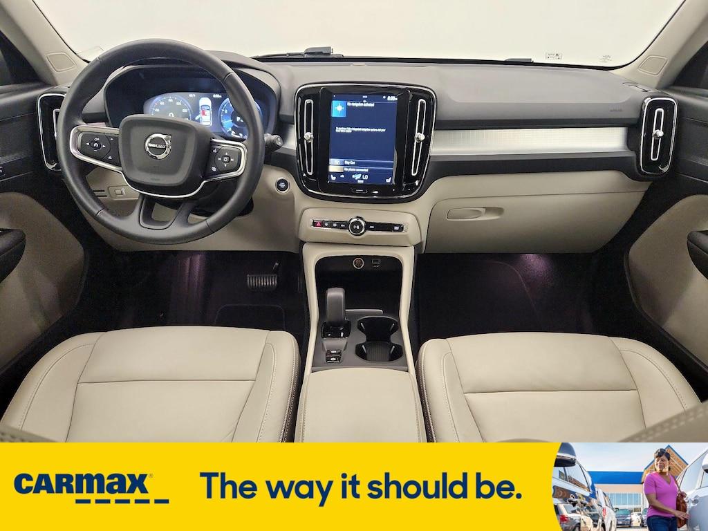 used 2022 Volvo XC40 car, priced at $25,998