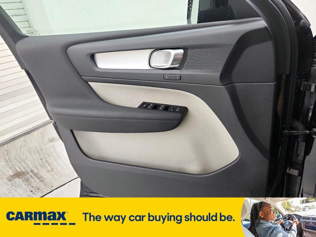 used 2022 Volvo XC40 car, priced at $25,998