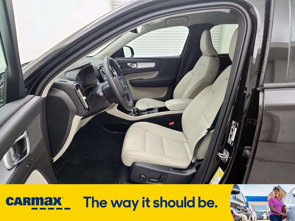 used 2022 Volvo XC40 car, priced at $25,998