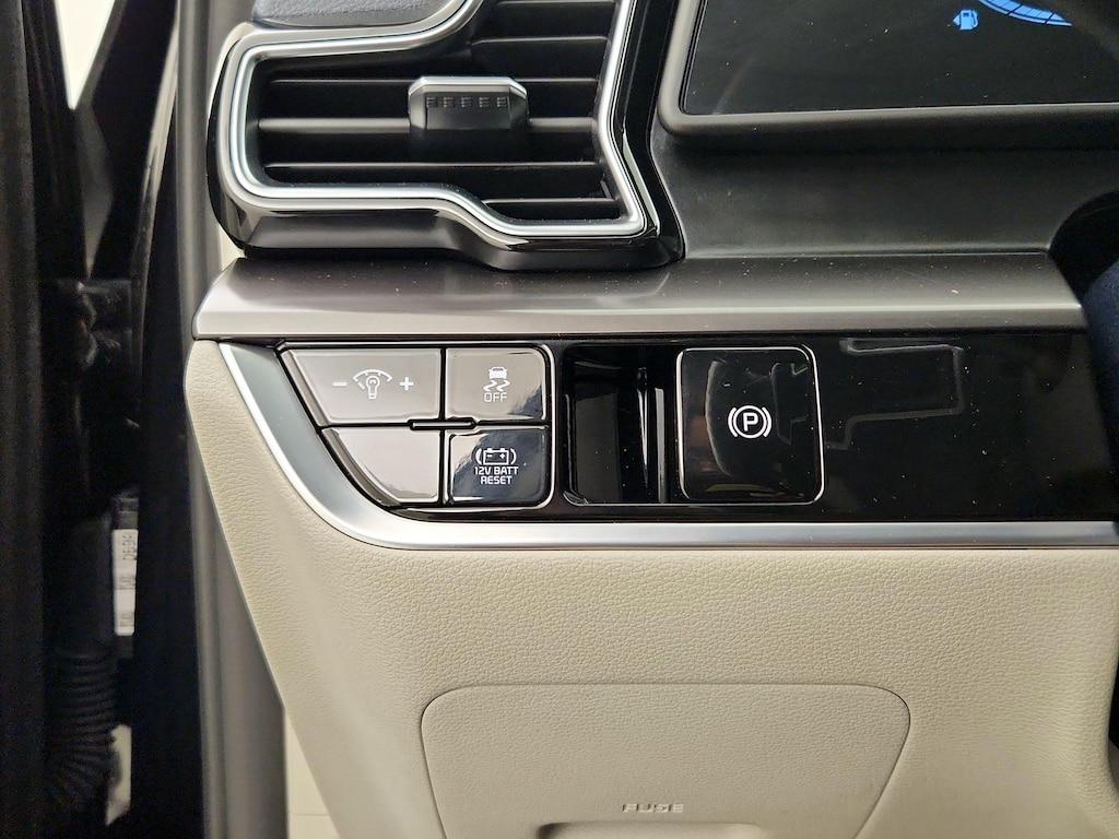 used 2025 Kia Sportage Hybrid car, priced at $29,998