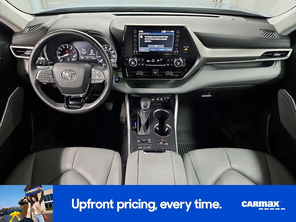used 2021 Toyota Highlander car, priced at $34,998