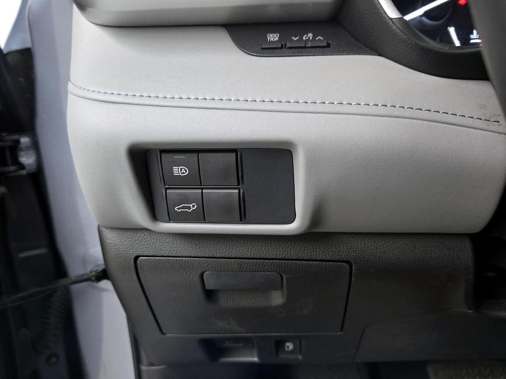 used 2021 Toyota Highlander car, priced at $34,998