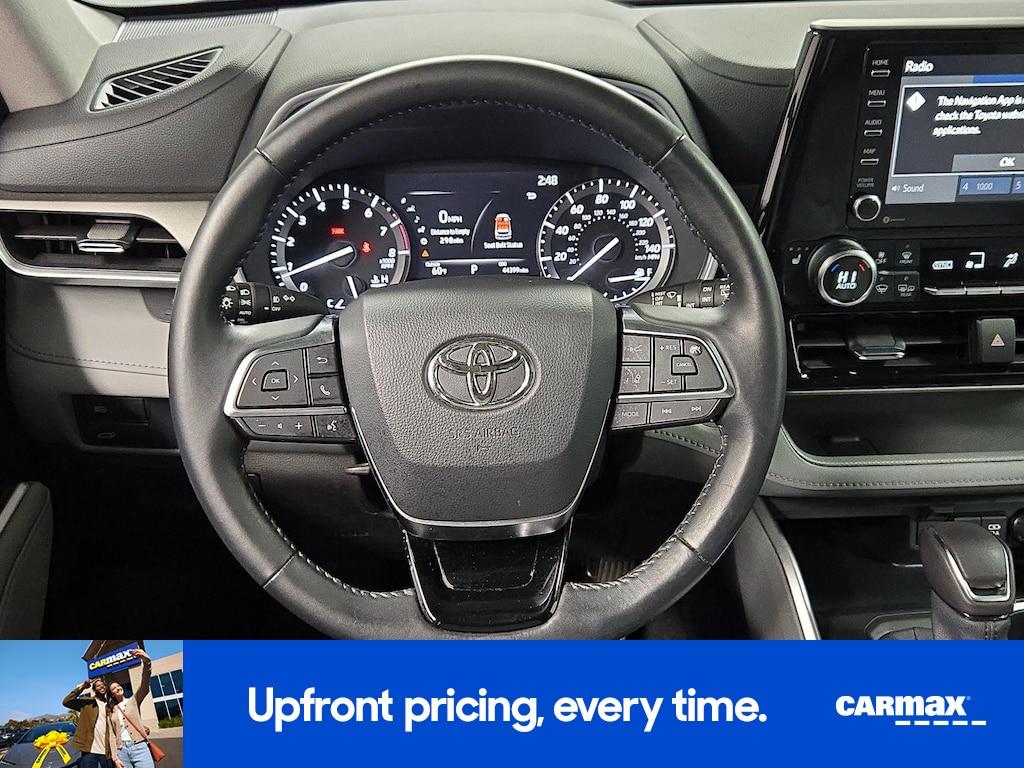 used 2021 Toyota Highlander car, priced at $34,998