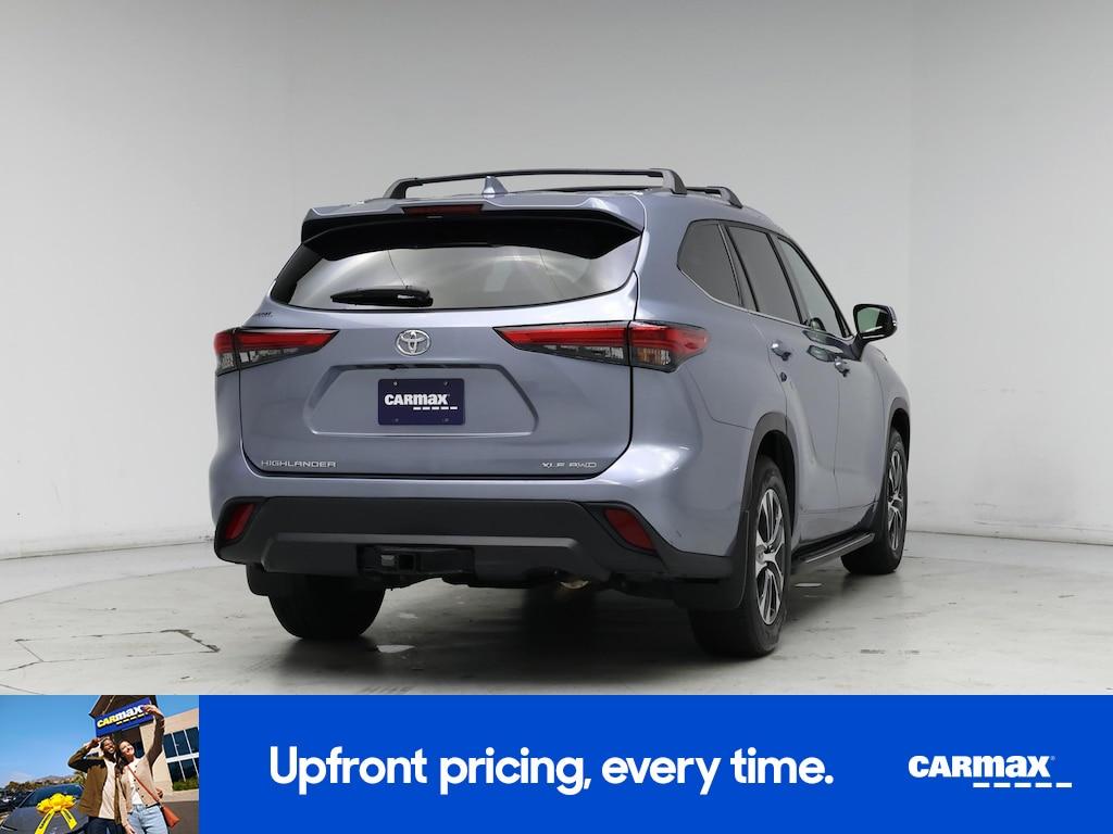 used 2021 Toyota Highlander car, priced at $34,998