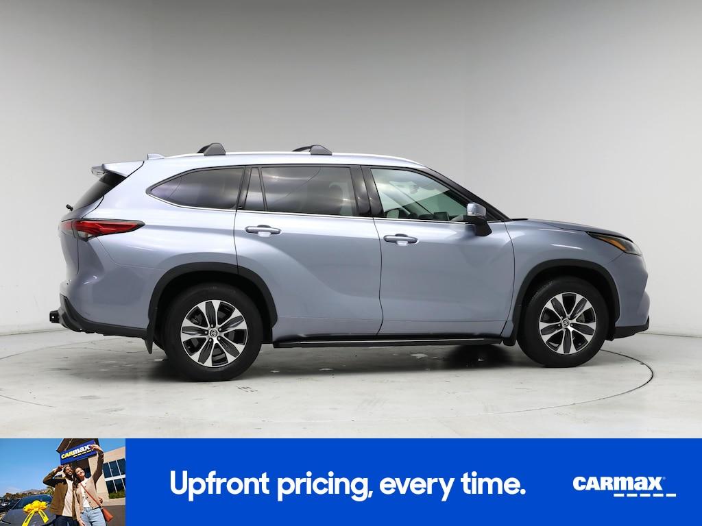 used 2021 Toyota Highlander car, priced at $34,998