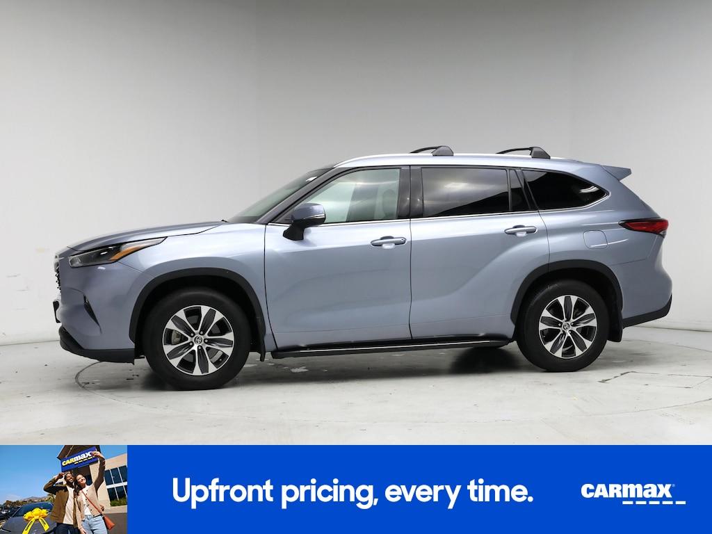 used 2021 Toyota Highlander car, priced at $34,998