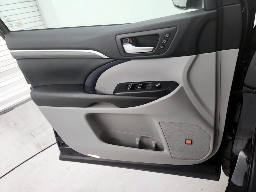 used 2018 Toyota Highlander car, priced at $32,998