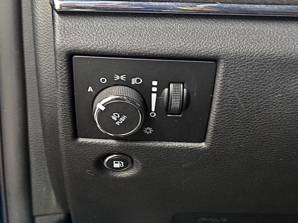used 2018 Jeep Grand Cherokee car, priced at $29,998