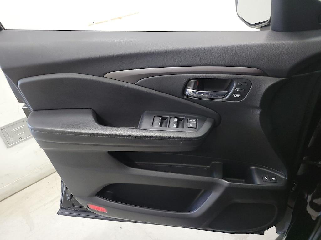 used 2021 Honda Pilot car, priced at $27,998