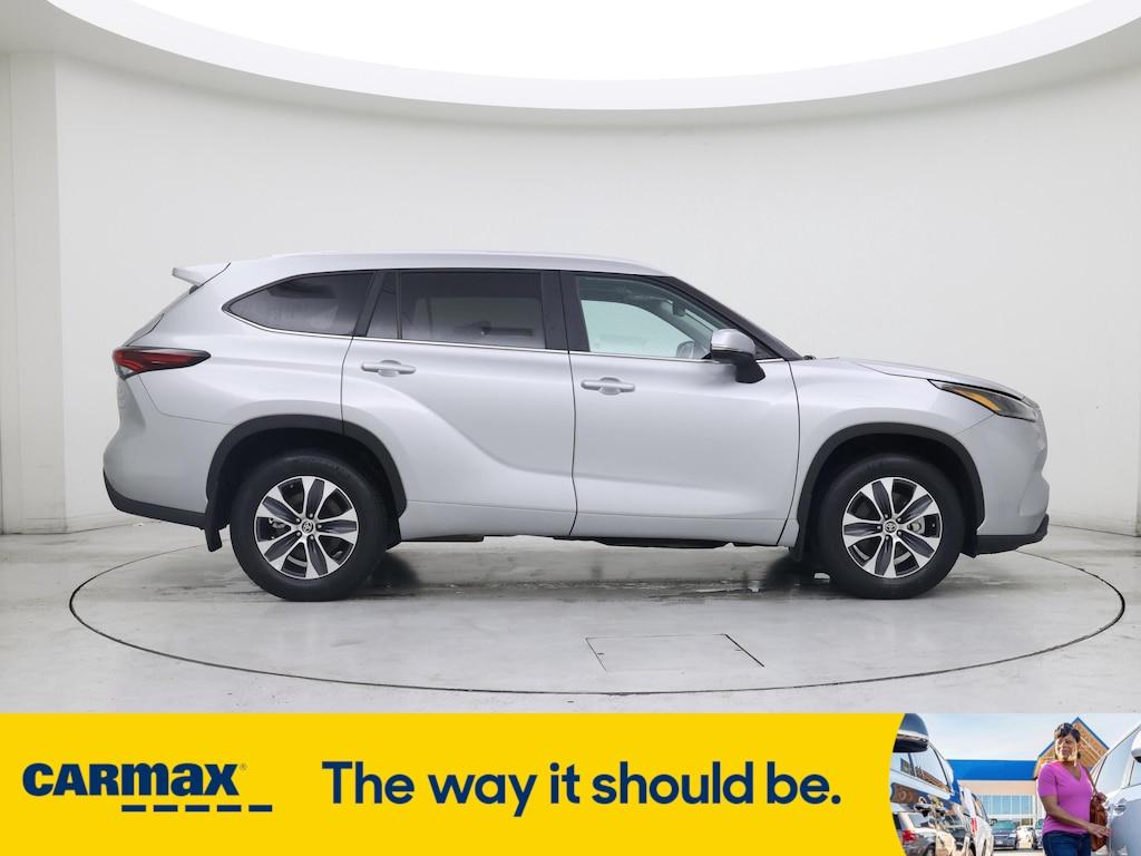 used 2024 Toyota Highlander car, priced at $42,998