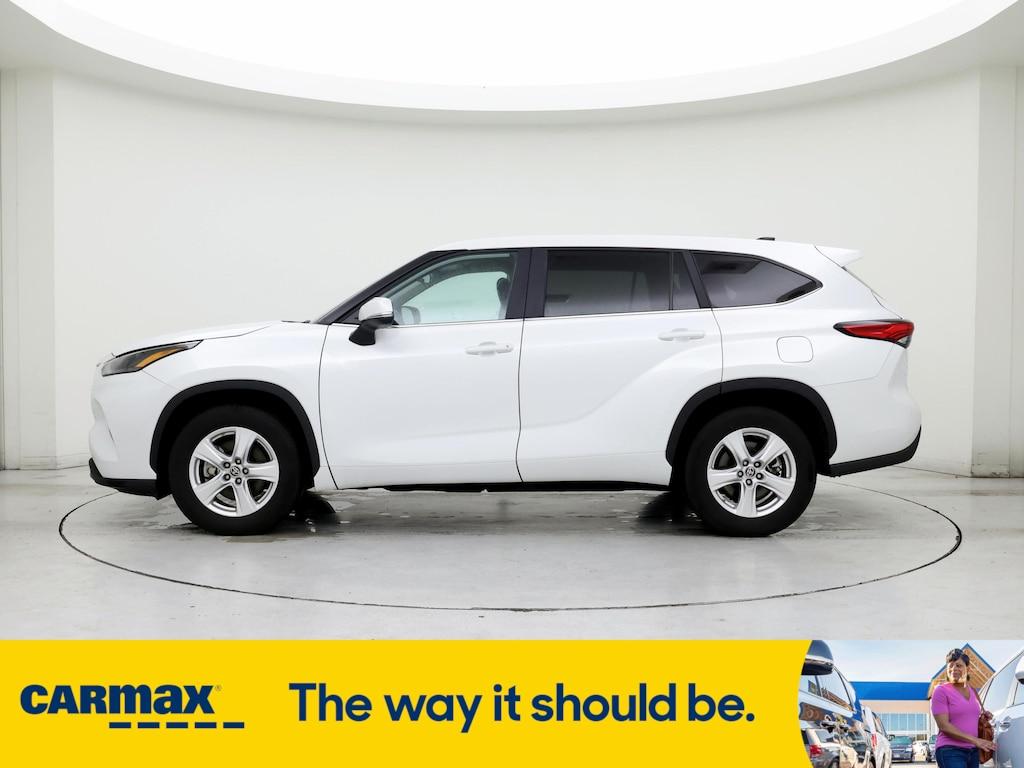 used 2023 Toyota Highlander car, priced at $30,998