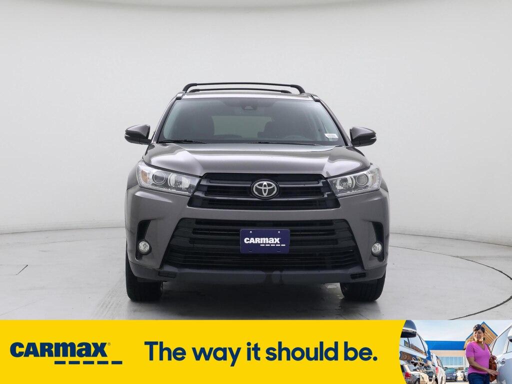 used 2018 Toyota Highlander car, priced at $26,998