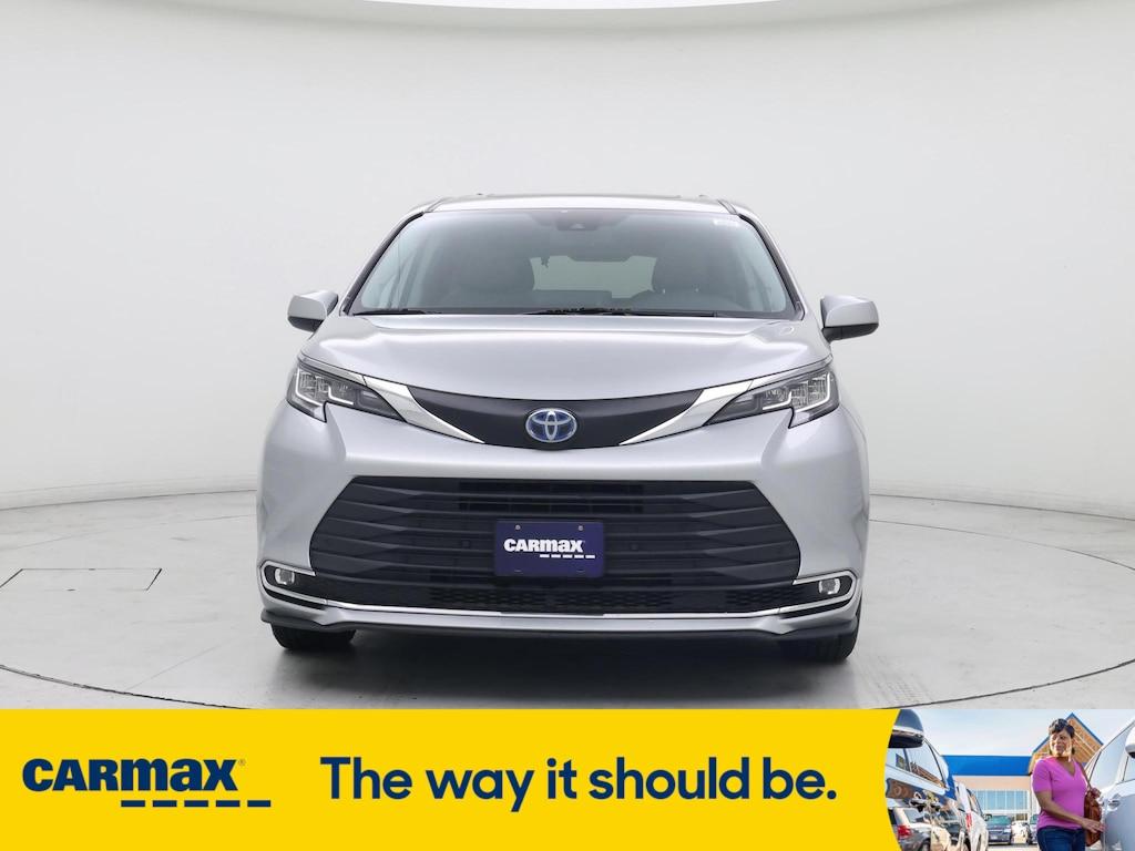 used 2022 Toyota Sienna car, priced at $38,998