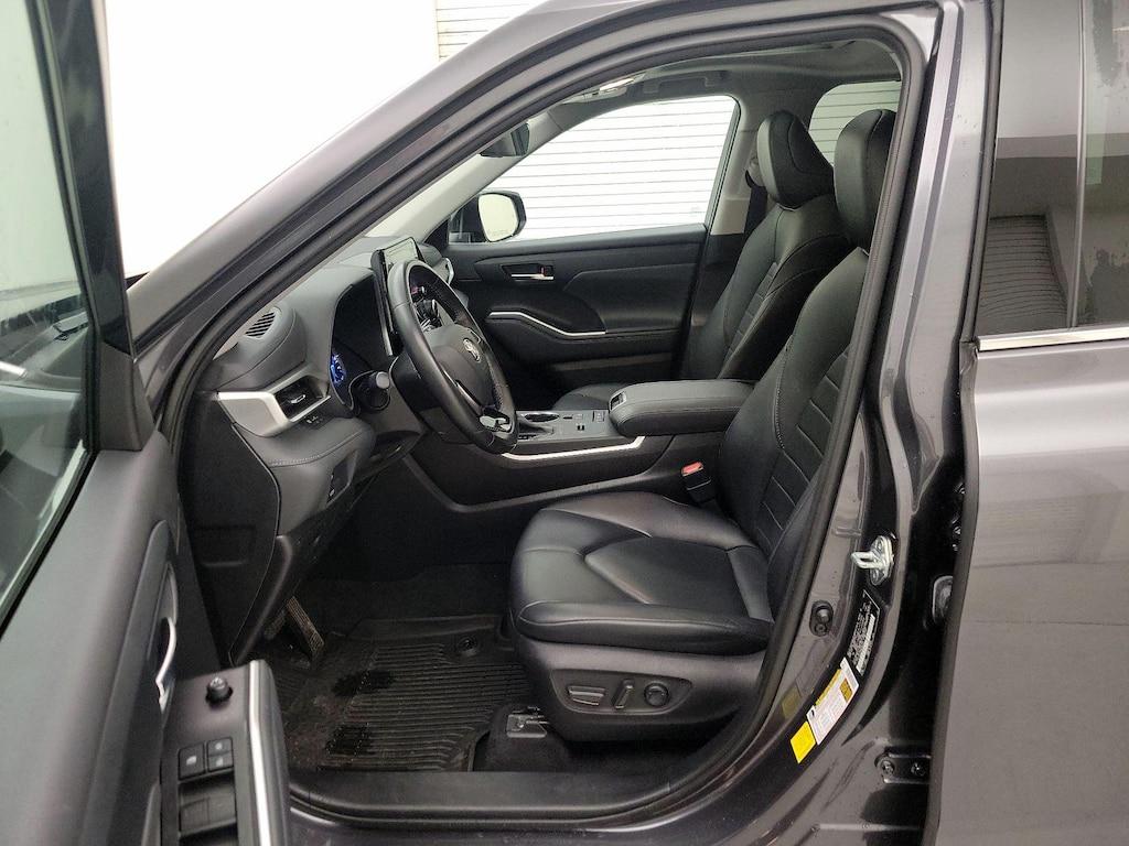 used 2021 Toyota Highlander Hybrid car, priced at $44,998