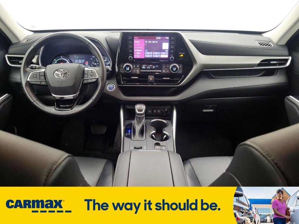 used 2021 Toyota Highlander Hybrid car, priced at $43,998