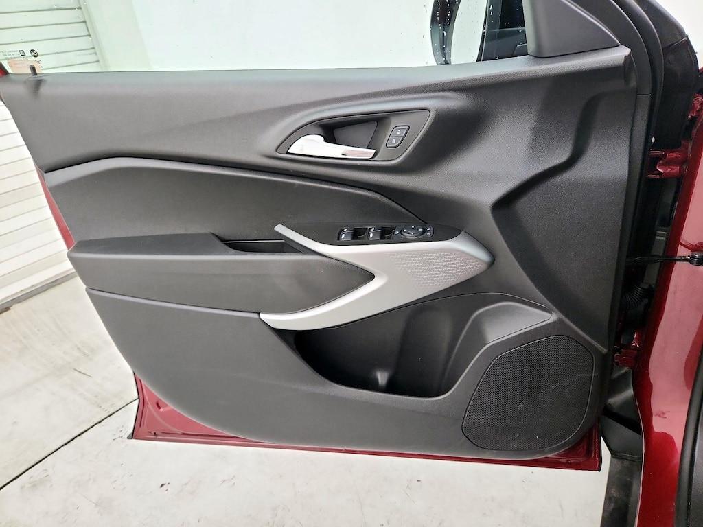 used 2025 Chevrolet Trax car, priced at $22,998