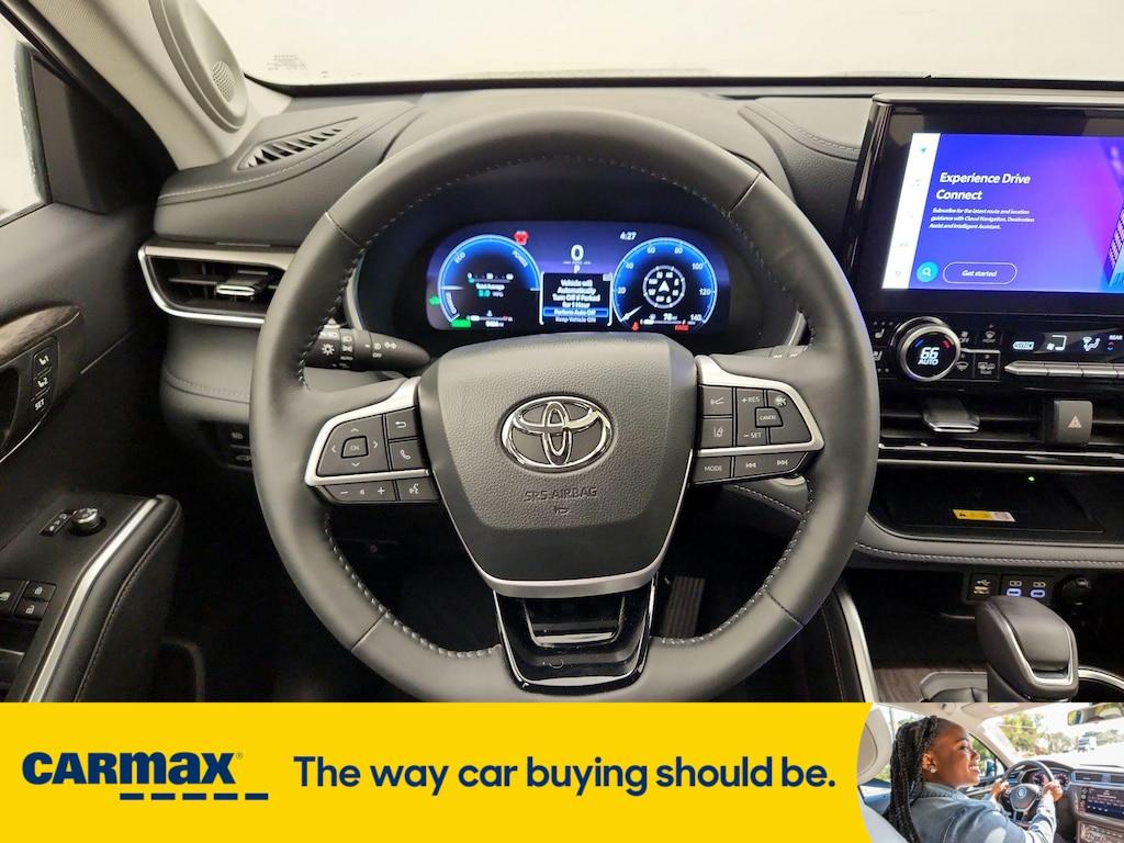 used 2024 Toyota Highlander Hybrid car, priced at $54,998
