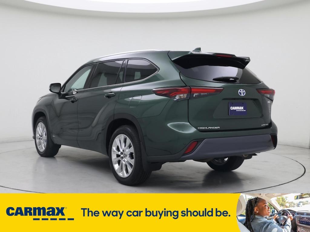 used 2024 Toyota Highlander Hybrid car, priced at $54,998