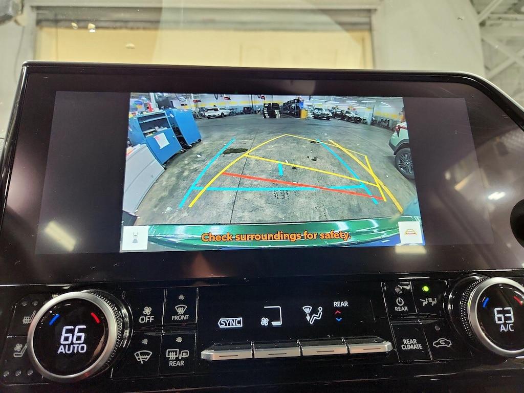 used 2024 Toyota Highlander Hybrid car, priced at $54,998